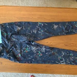 Xs Oakley Capri workout pants